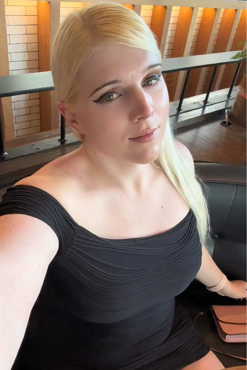 How do you feel about trans girls in a little black dress? 🖤 #transgirl #lgbt #transgender #memorialday #eyes 