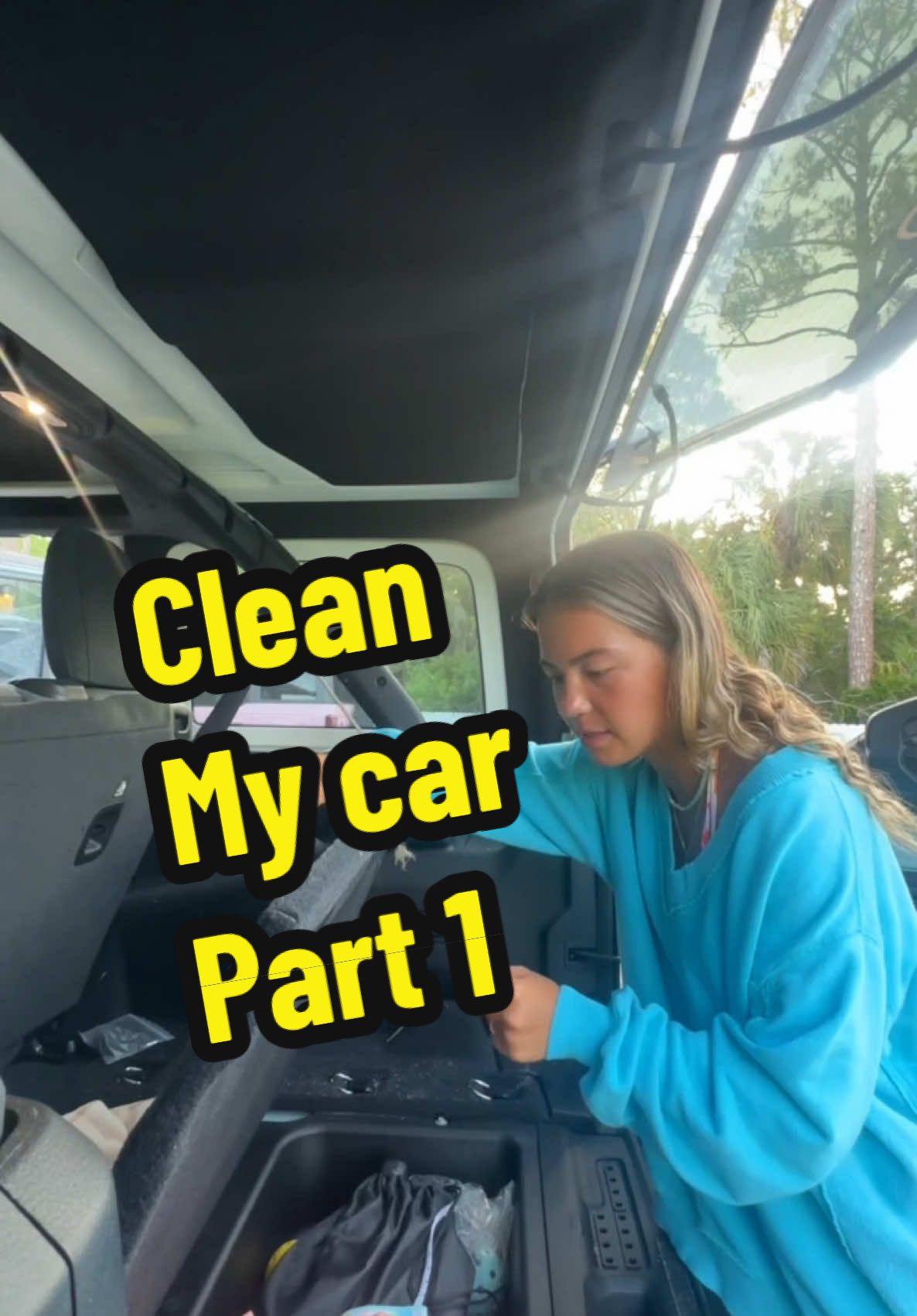 Clean my car with me @Ali #cleanningmycar #carcleaning #cleantiktok #fyp 