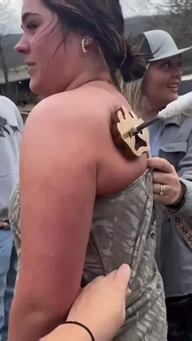 But… why… #freeze #freezing #stamp #burn #farming #branding #brandinglogo #omg #funny #silly #laughoutloud #fyp #goofy #fypシ #comedy #laugh #funnyvideos #cincinnati #cincinnatiohio #ohio #react #reaction #reactions #reactionmemes #reactionvideos 