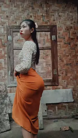 #ဘရမ်းပတာကတာ😁🤣😂 #မြင်ပါများပီးချစ်ကျွမ်းဝင်အောင်လို့🥰🤭 