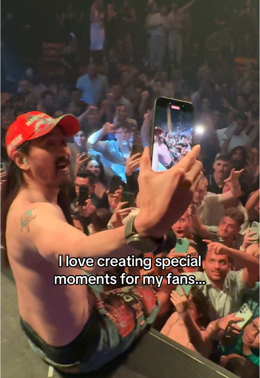 Will never deny a selfie 🙏 #vegas #liveshow 