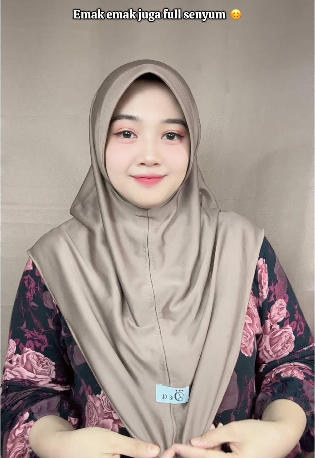 Hijab 10ribuan #fyp #trending #satukontentiaphari #masyaallahtabarakkallah #hijabmurah #hijabtiktok #hijabbergohamidah #velocity #deahijab 