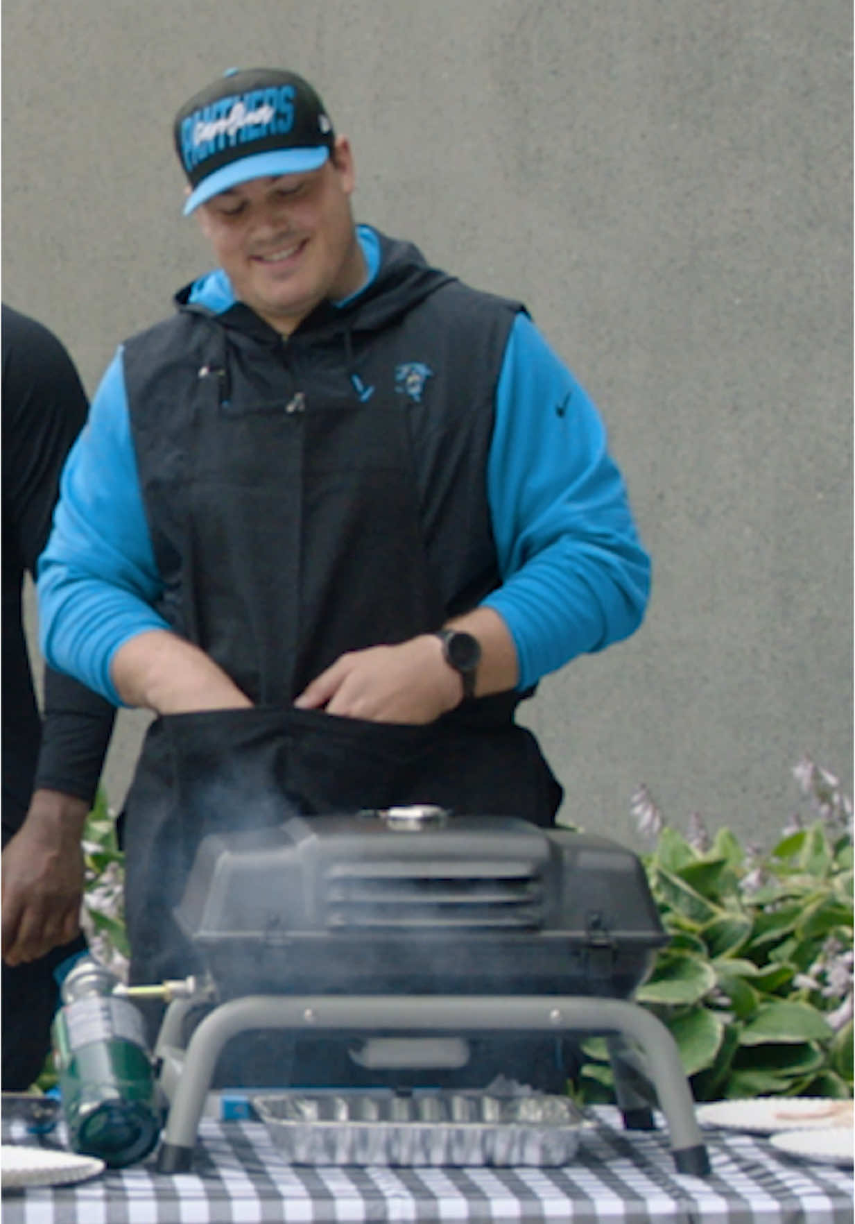 We found your explanation very helpful Brady! #nationalhamburgerday #hamburger #cheeseburger #panthers #olinemen 