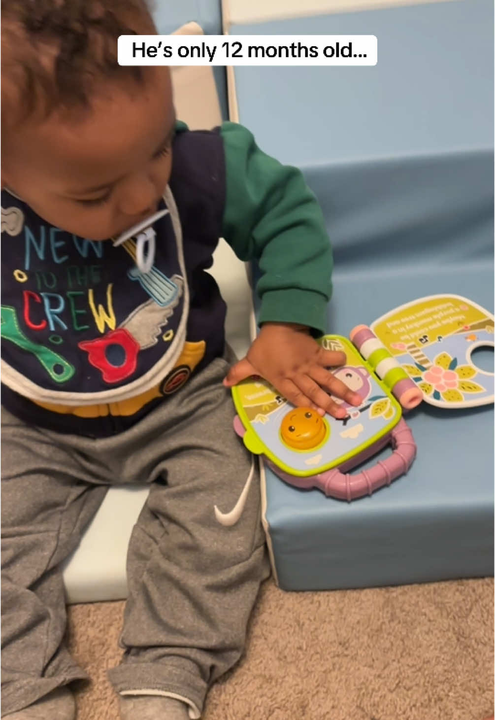 This is your sign to buy your toddler the purple monkey book. It plays the song. My heart can’t take it 😭❤️ #MomsofTikTok #momtok #purplemonkey #purplemonkeyinthebubblegumtree #fisherprice 