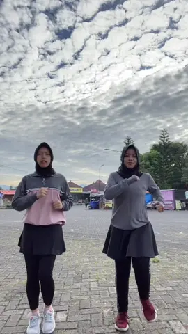 pemanasan somebody's pleasure🤸‍♀️#senam #somebodyspleasure #fyp #pemanasan #trend #lewatberanda #viralditiktok 