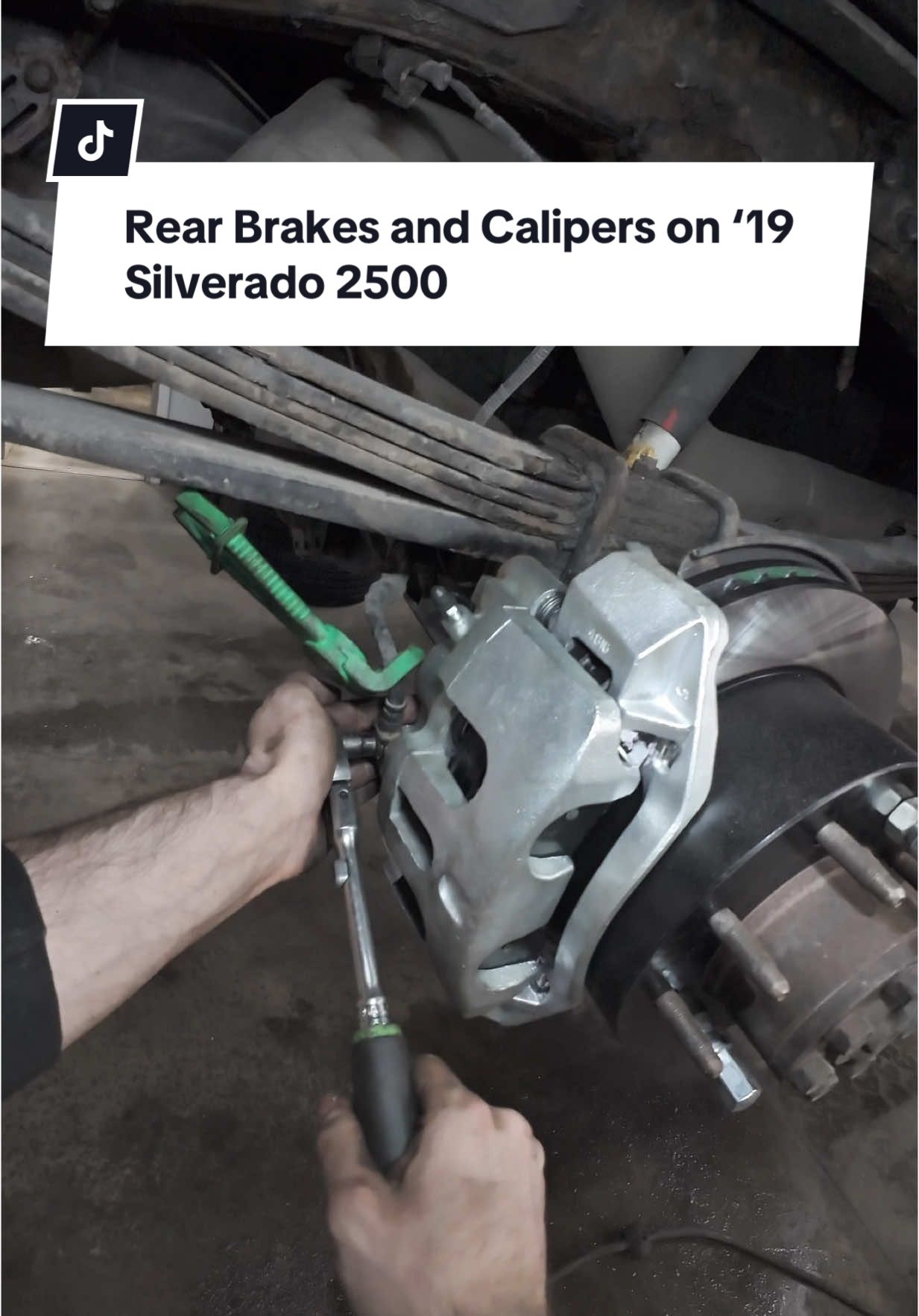 L5Pizzle #automotive #snapon #rokform #automotivetechnician #mechanicsoftiktok #mechanic #pov #trucks #CarMechanic #tiktokautocampaign #cartips #chevy #duramax #brakes #silverado 