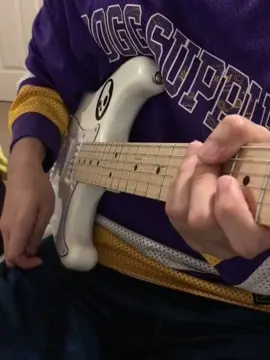 Footsteps in the dark #guitar #guitartok #electricguitar #isleybrothers #icecube #fyp 