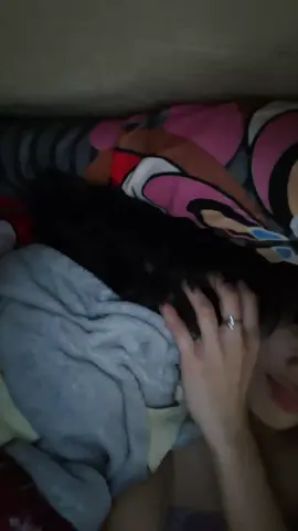 this feeling 🫶 #headscratches #headrubs #clingyboyfriend #sleeping 