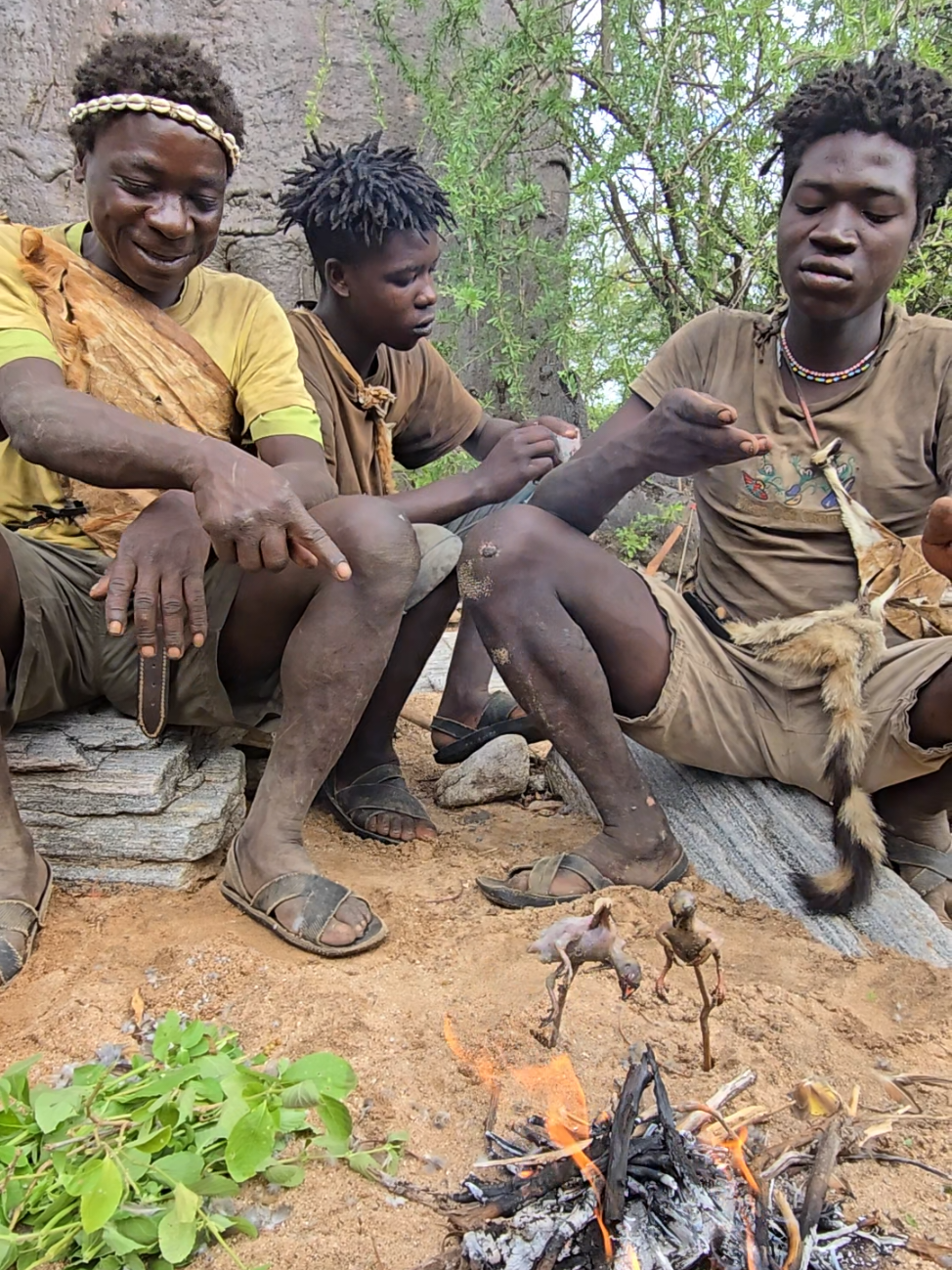 well!well done bbq time  #dudukwe #hadzabetribe #fyp #cooking #hadzabetribe #wildlife #foryou #viralvideo 