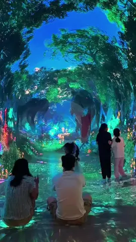 วิ่งหนีทีเร็กซ์ในจินตนาการอยู่ทุกห้อง! 🏃‍♂️🦖#spaceandtimecube #spaceandtimecubeplus #spaceandtimecubeplusthailand #immersiveExperience #artbkk #artexhibition #bkkexhibition #immersiverart #imersive #Bangkok #Thailand#bkk #artexperience#art#bkkexhibition#นิทรรศการ #นิทรรศการศิลปะ #นิทรรศการกรุงเทพ #นิทรรศการฮิลใจ #กิจกรรมกรุงเทพ #งานแสดงศิลปะ #พิกัดงานศิลป์ #นิทรรศการใหม่ #tiktokสายอาร์ต #tiktokพาเที่ยว #tiktokชิงมง #เที่ยวกรุงเทพ