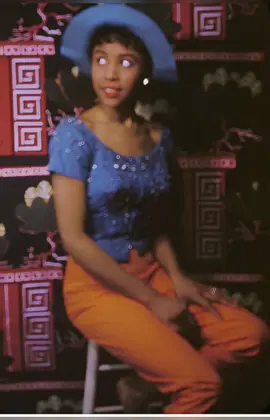 Diahann Carroll 👑🕊️👑🕊️ Beautiful Photos of a 19-Year-Old Diahann Carroll, photographed by Carl Van Vechten in 1955.  #diahanncarroll 