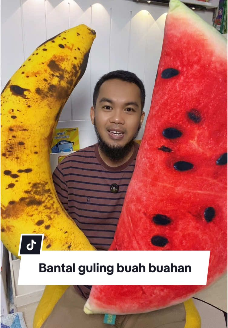 Replying to @htnwisata size XL kak, bisa dipakai untuk 2 kepala 👍🏻👍🏻👍🏻 #bantalanak #gulinganak #bantalmobil 