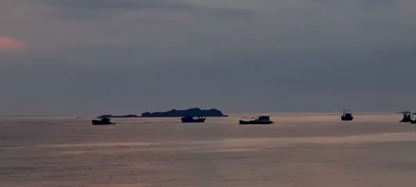 Bình yên 🌊🌊🌊 #bien #bienchautan #trending #viralvideo #viral #xuhuong #fpy #dulich #dulichvietnam🇻🇳 #binhyen #vitaminsea #sea #Summer #hè #tiktok #quangngai #76quangngai #reviewquangngai #nhenhang 