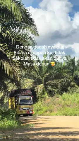 Ketawa Joni ku🤣#bosmudasawit✌😁 #euro4nibossenggoldong😀😀 #adakahjalansama #kalolobugis😎 #sipalinggggg #bosmudasawit✌😁 @yellow tosca✅ @pangeran'muda08'10 