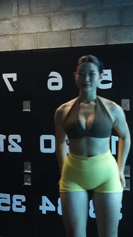 Gái Việt mà form cũng chiến phết 🤣
