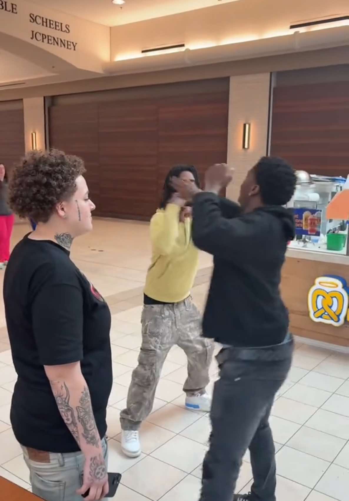 Scrap in da mall #mallofamerica #fyp #reels 