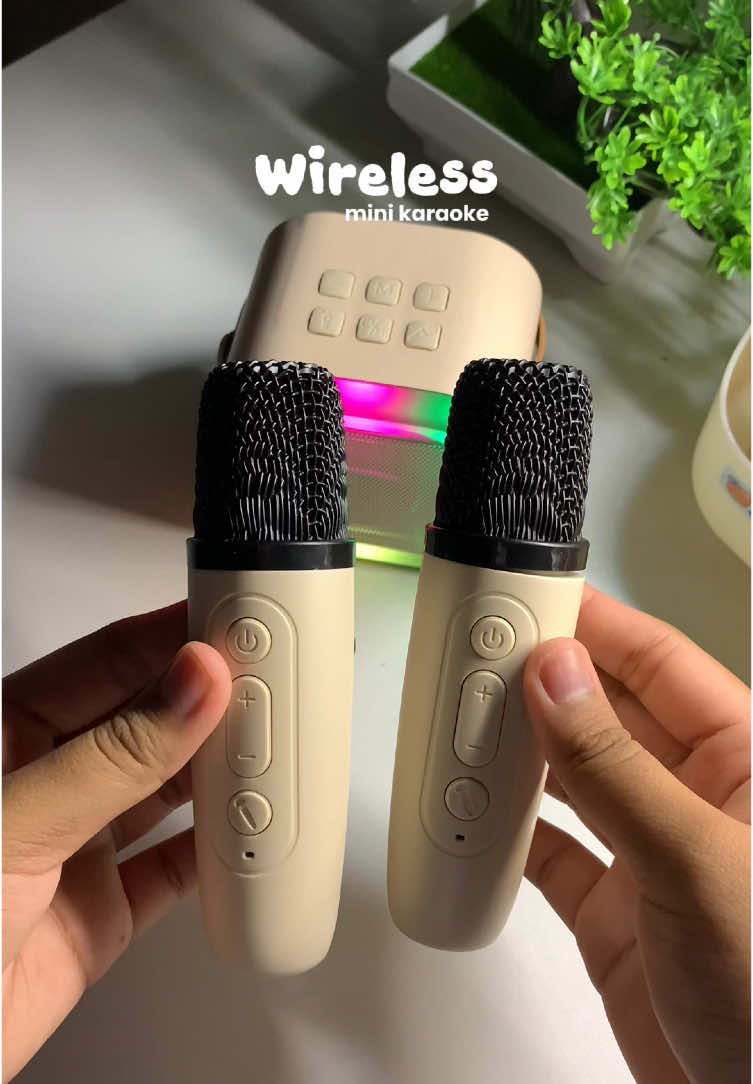 mini karaoke 🎤  w two mics  #karaoke #minikaraoke #singing #sing #wirelessvideoke #videoke #wireless #karaokeset 