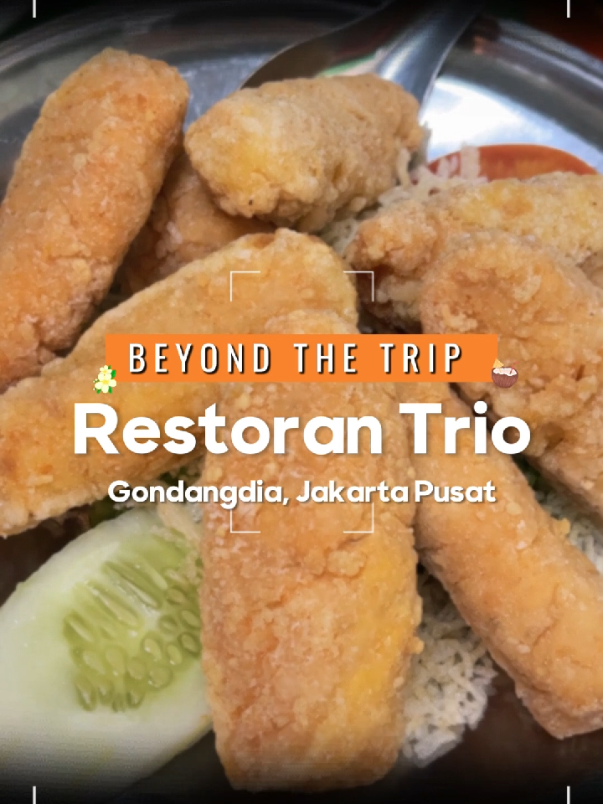 | Restoran Trio! Rumah makan Chinese food ala Kanton yang udah berdiri sejak 1947 bray! Suasananya klasik banget, khas resto jaman dulu dan yes! gak ada AC, tapi tetep adem dan nyaman. Menu-nya? Gokil! Ada lebih dari 320 pilihan bray. Dan yang paling JUARA adalah ‘Lumpia Udang khas Trio’!  Kulitnya renyah, isinya udang tebel-tebel, porsinya juga gak pelit.  Wajib banget lo cobain kalau ke sini bray! 🍽️ : Restoran Trio 📍 : Gondangdia, Jakarta Pusat ☎️ : 021-31936295 — #restorantrio #lumpiaudang #chinesefood #kulinerjakarta #nicktj #beyondthetrip 