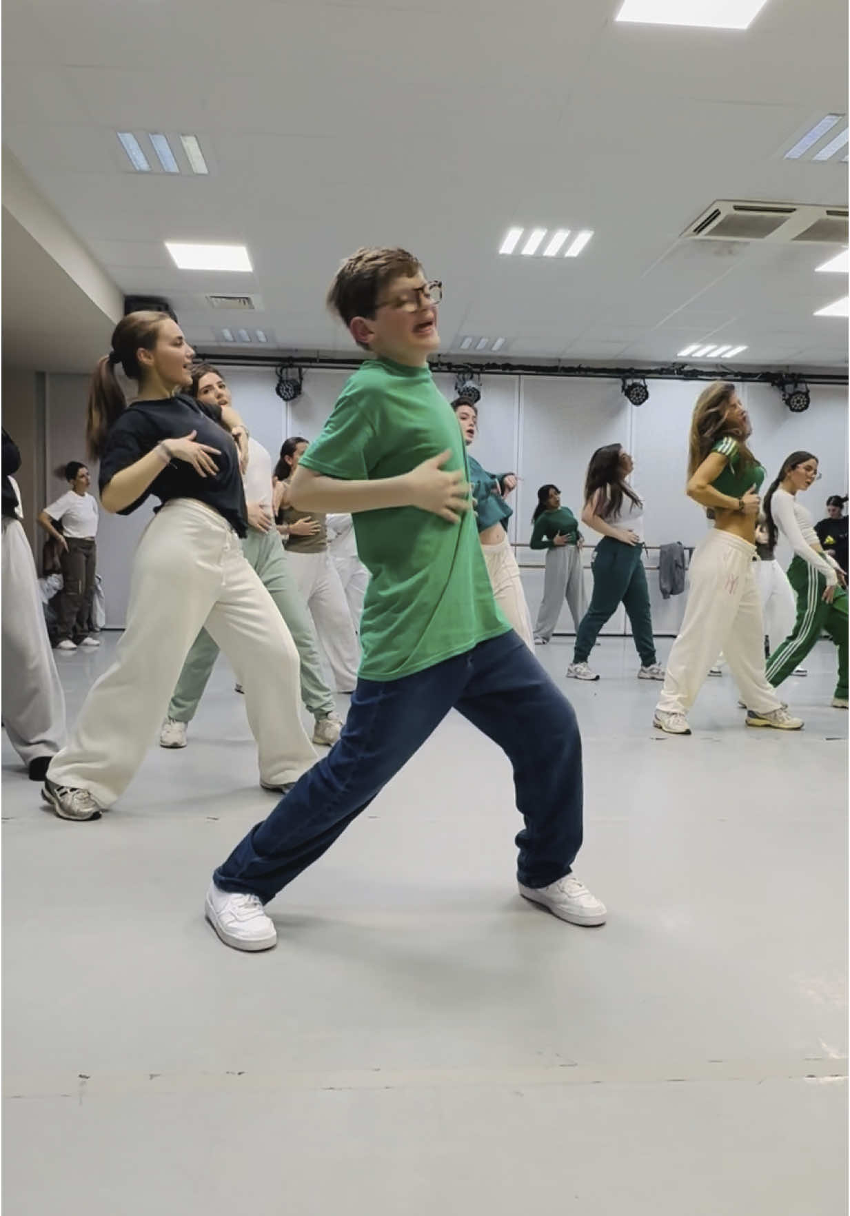 Workshop @Anis Belhadj @Anis Belhadj Dance Class  #hiphop #dance #danse #hiphopkids #dancingkids #tayc #foreva 