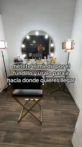 🙊 yo dandome animos todas las mañanas 🤣😂✨@Paulina Gorges Makeup Studio #beautyschool #beautystudio 