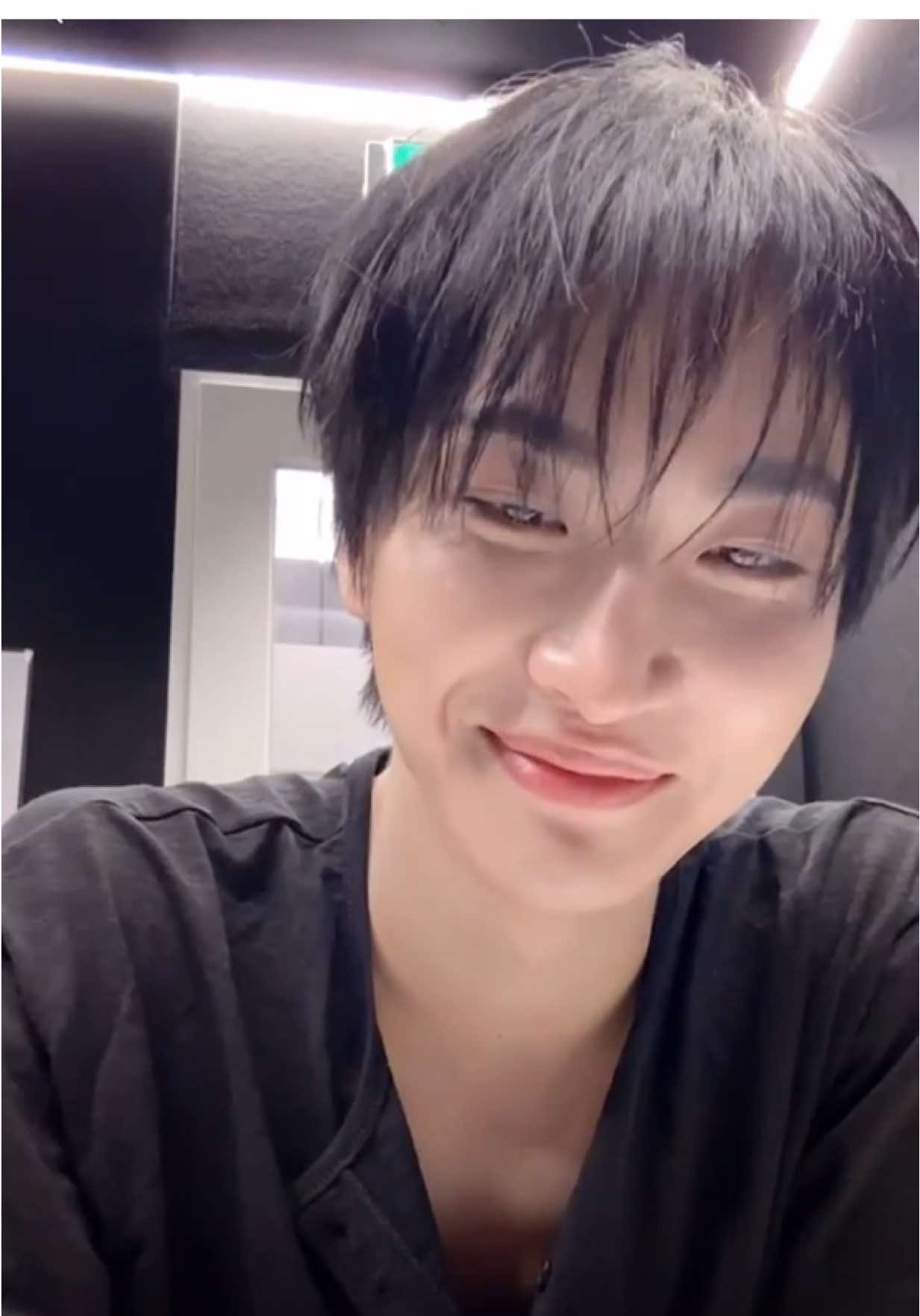 no spoiler he said 😂😂 translation by: nobodylikehwa on twt #ateez #seonghwa #parkseonghwa #에이티즈 