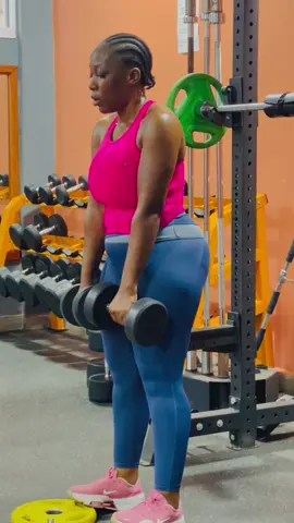 Hello, bonjour à tous, petite séance matinale toujours garder la forme🏃🏼‍♀️‍➡️🏃🏽‍♀️🏃🏽‍♀️🏃🏽‍♀️‍➡️🏃🏼‍♀️‍➡️🏃🏼‍♀️‍➡️ ##seancesport##pourtoi##halter##Fitness##musculation##camerountiktok🇨🇲##bodyfitfemme##yaounde