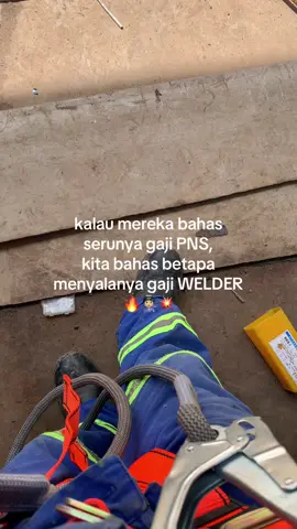 pekerja non shift menyala🫢🤣#welder #mekaniktungku🔥 #fyp #welderganteng #weldersmaw🔥👌🏻 #welderiwiphlmbiru #kuliboy🤙😜🚀 #gorontalo #davidmootlu 