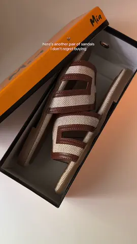 So pretyyy! 🤎 #sandals #sandalsforwomen #flatsandals #flats #slippers 