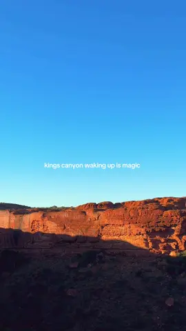it’s so pretty I could cry #kingscanyon  #travelingaustralia #vanlifeaustralia #northernterritoryaustralia #theoutback #solotravel 