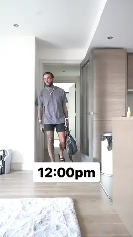 Now this is peak friendship 😂 #samthompson #petewicks #samandpete #peteandsam #stayingrelevantpodcast #stayingrelevant #funny #prank #throwback #airhorn #angry #BestFriends #bromance #fyp #foryou #viral 