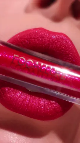 Cherry Berry 💋 Best red ever!  @FOCALLURE US  . AD . #focallure #focalsparkle #focallureus #lipswatch #redlips #glitterlips #makeuptok #makeupvideo 