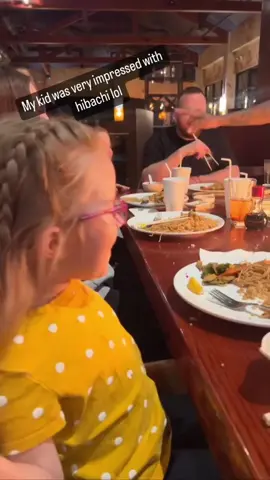 Teppanyaki interesting guests #funny #tiktok #fyp #chef #teppanyaki #foryou #people 