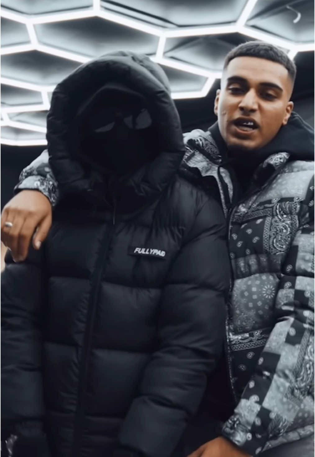 Someone’s getting 💥 out their Jordan Airs 🤧 Booter Bee x JJ Esko - PK to Kurdistan #booterbee #jjesko #pktokurdistan #ajk #fblock #leicester #huddersfield #ukdrill #pk #ukrap #keepo #fyp 