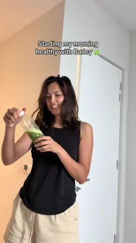 Prevention is better than cure. Lagi ko yan sinasabi. Kaya kahit nasa ibang bansa ko i make sure na nakakadala ko nitong Barley para healthy at strong ang immune system kahit tuluy tuloy ang lakaran 🏃‍♀️ #barleygrass #barleyweekit7 