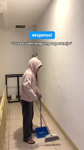 Masih semangat cari peluang kerja baru? MinKe udah kumpulin lowongan kerja bulan Juni 2025 khusus buat para fresh graduate yang baru mulai bangun karier. Tulis “LOKER JUNI” di kolom komentar, MinKe bakal kirim via DM ya! #InfoLoker #LokerFreshGraduate #Loker2025 #PeluangKerja #LulusanBaru #belajarlebihmudah 