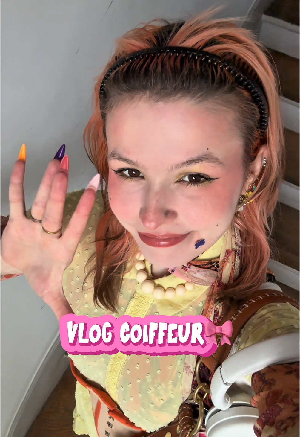 petit vlog pendant mon changement de tête toujours avec @Marie-Axelle.N et Hélène chez Rapunzel!!🌈✨ #Vlog #coloration  @Lunar Tides *produits offerts 
