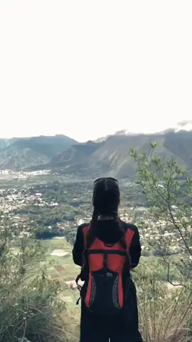 rambutnya berantakan😭#mountain #pendakiindonesia #pendakigunung #pergasingan 