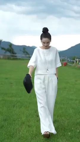 🔥Latest summer style. Women's cotton and linen breathable suit. Loose and casual style. Fashionable and beautiful❤️#tiktokshop #foryou #fyp 