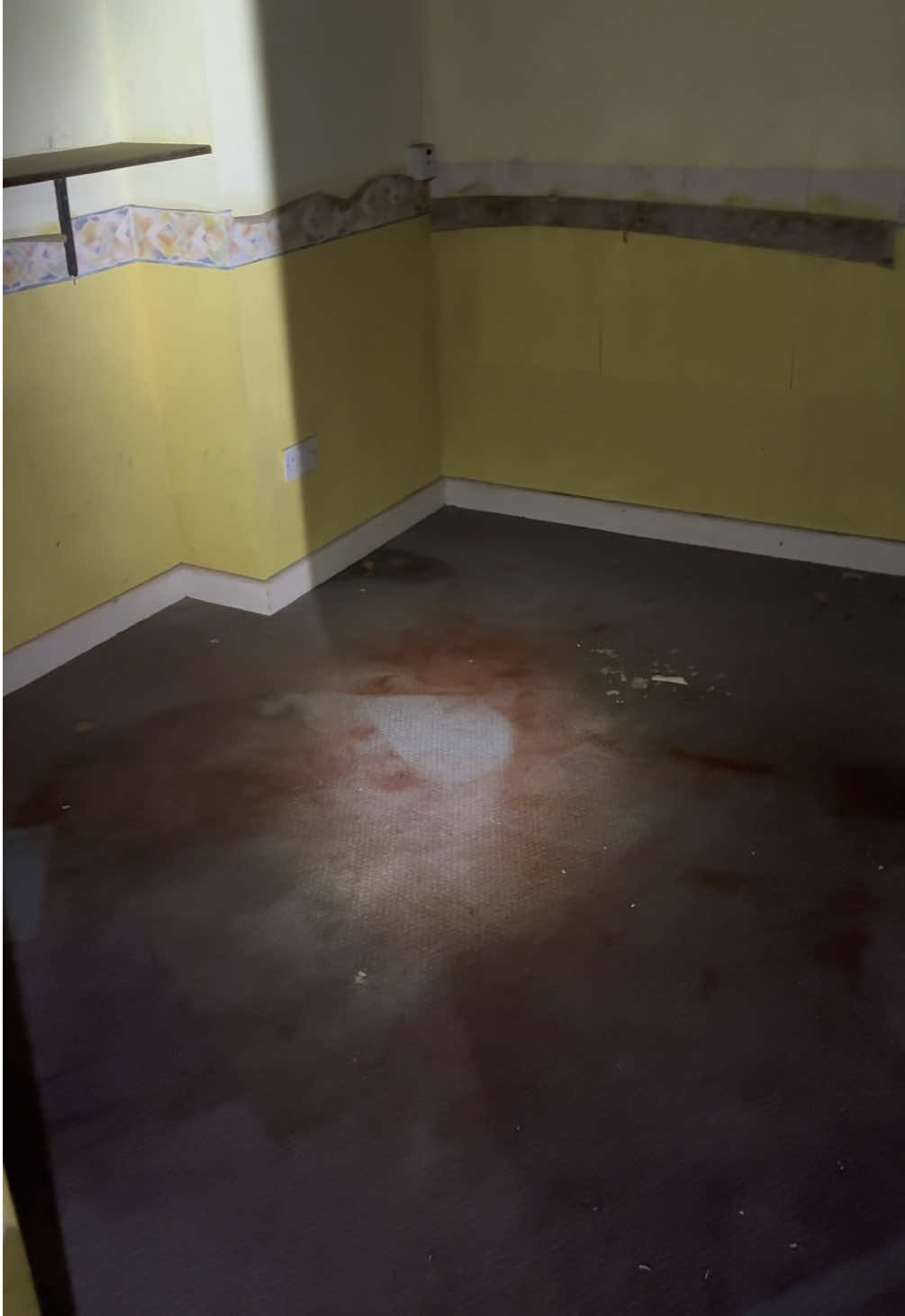 Exploring an abandoned mental hospital… #urbex #urbanexploring #abandonedplaces #abandoned #jerseychannelislands #exploring #abandonedhospital 