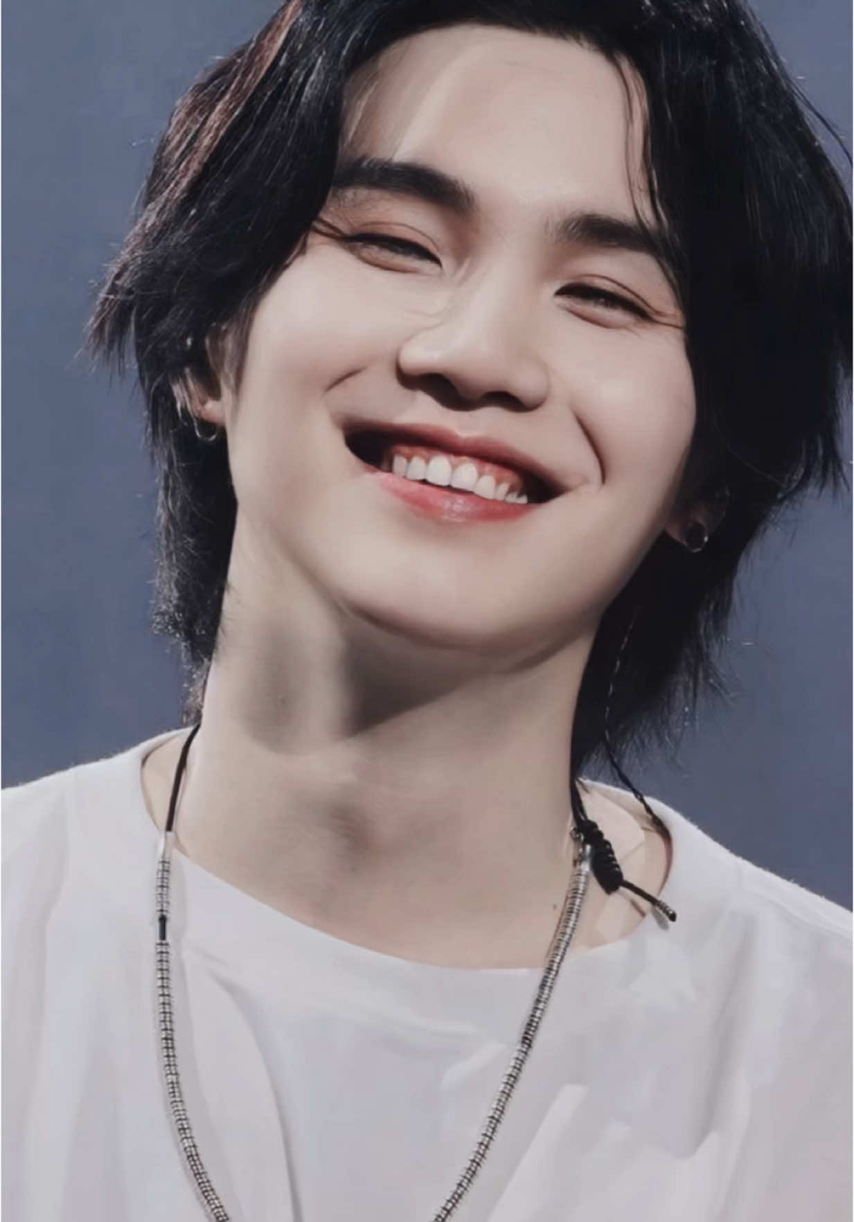 Ingin marah karna tdk ada kabar sama sekali dari sersan yang satu ini, tapi apadayaku setelah melihat gummy smilenya membuat rasa marah itu berubah menjadi rindu 🥺~ 23 hari lagi selesai sudah tugasku menjadi ibu persit 🥰 #minyoongi #sugawamil #btsarmy #xyzbca #fyp