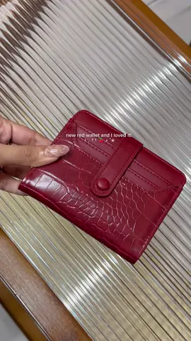 luv the color so much!! 🌹🥀 #wallet  #redwallet #compactwallet #walletrecommendation 