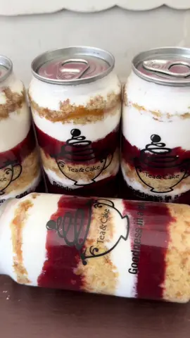 White chocolate strawberry compote can cake now available #teaandcakepopup #cancake #fyp #mombasa #cakecan 
