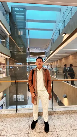 No sign of Dr. Ik-jun’s guitar, Dr. Jeong-won’s warm smile, or Seok-hyeong’s awkward charm—but the spirit of Hospital Playlist lives on here. And yes, still waiting for a surprise CPR demo from the Resident Playbook squad-😄🩺 드라마는 연기지만, 꿈은 현실이다. @hospitalplaylist_official @residentplaybook_official  #HospitalPlaylist #ResidentPlaybook #EwhaHospital #IkJunVibes #JeongWonHealing #SeokHyeongAwkwardlyCool #DrYooChang #RealLifeDoctor #FromDramaToDuty #응급의학과 #병원생활 #KDramaToRealLife#CapCut 
