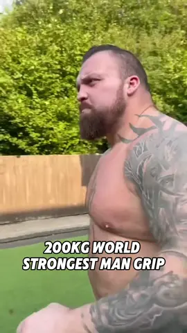 World strongest man vs Olympic Greco Roman wrestler grip test #fyp #wrestling #grip #armwrestling #strongman #strength 
