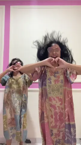 Kayak ga punya beban #danceberdua #dancetrend #dancechallenge #fyp #dance #trend 