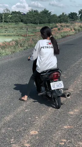 #CapCut #ស្រលាញ់ការលេងម៉ូតូ♥️🥰🇰🇭 #team_dreg_ព្រះវិហារ #អំបិលៗ😂😂 #fyp #lida 