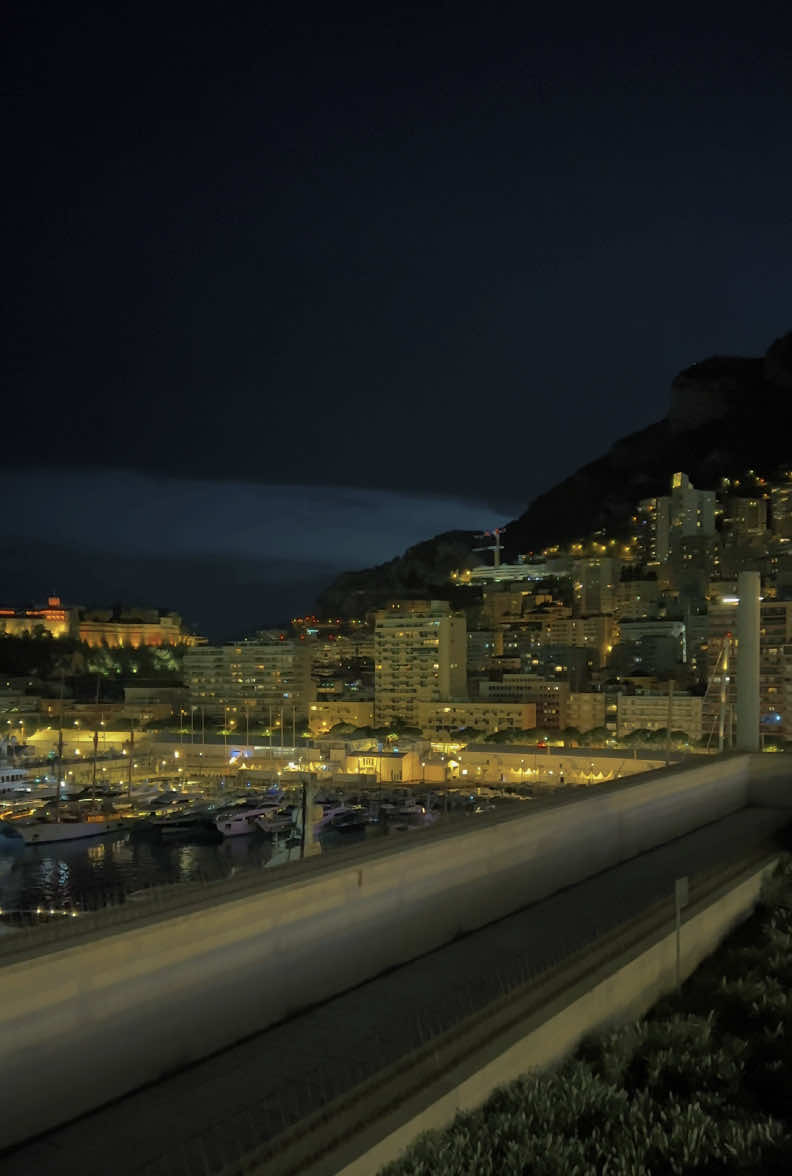 Montecarlo  🔴😍⚪️  #monaco #nightview #luxury #superyacht #yacht #wealth #fyp #dreamlife #virale #foryoupagе #explore #trends #tranding 