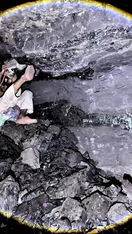 Blackdiond mining underground 3000m #Minecraft #mining #undergroundmining #blackdiamond #gold #digging #treasurecave 