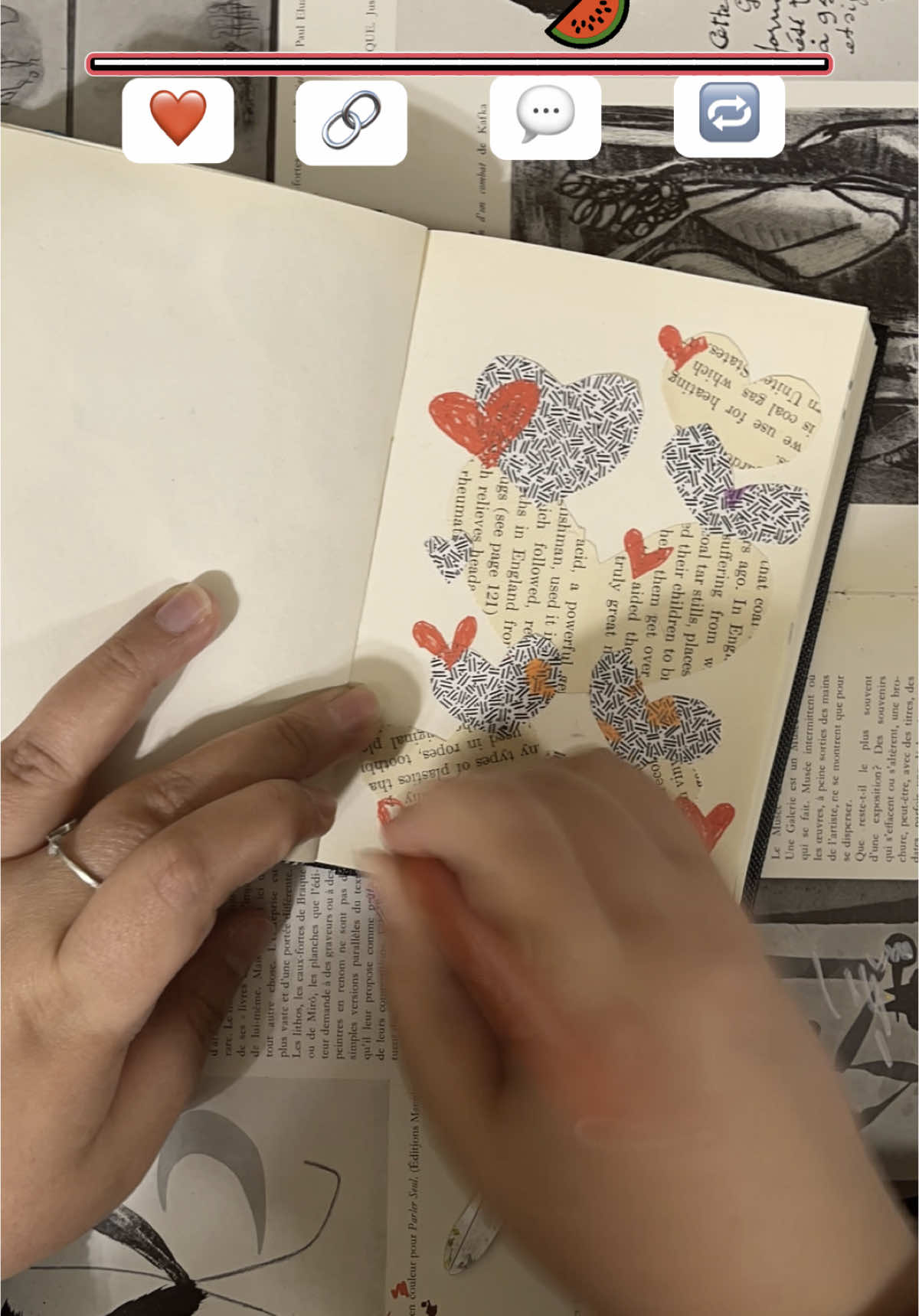 don’t you love strawberry themed gifts I think I’d love to get one for @Farah🕊💗 on her special day 🌺🫂 #artjournaling #junkjournal #journalideas #artjournal #sketchbook #paint #himigouache 