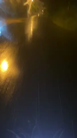 Người ta kẻ đón người đưa. Còn mình về muộn dầm mưa một mình🤭#CapCut #??? 